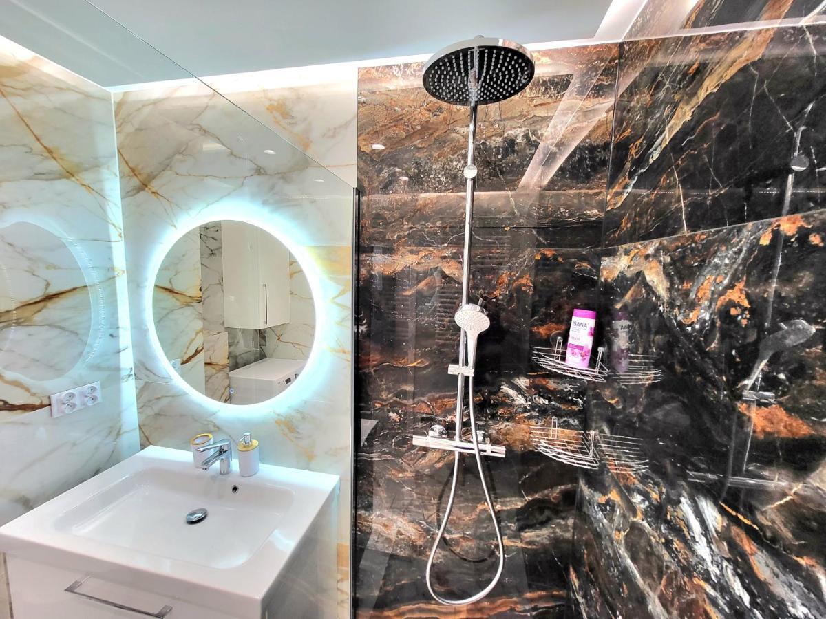 Eksclusive Apartment Paradise Down Town 6 Persons 3 Rooms كراكوفيا المظهر الخارجي الصورة